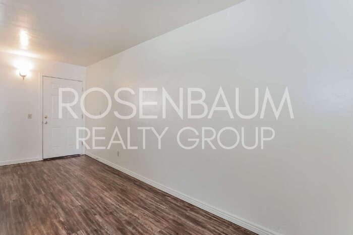 Building Photo - 770 N Dodge Blvd