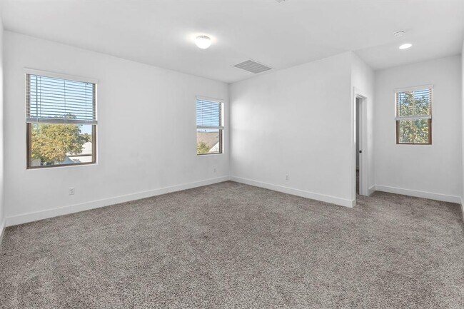 Building Photo - 2313 Ringstaff Rd