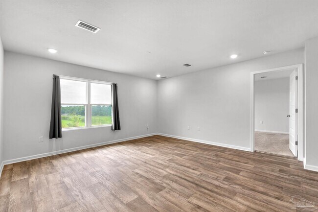 Building Photo - 5631 Guinevere Ln