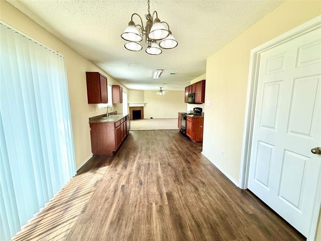 Building Photo - 2024 Kings Forest Dr