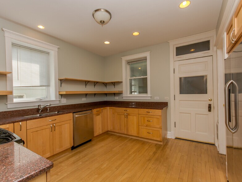 Building Photo - 1936 N Central Park Ave