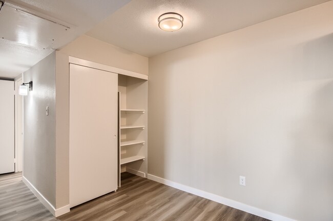 B1 Renovated - 2 Bed 1 Bath - Rise on McClintock