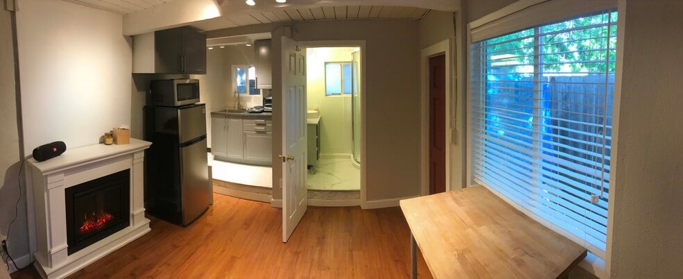 Building Photo - 1420 Chilco St