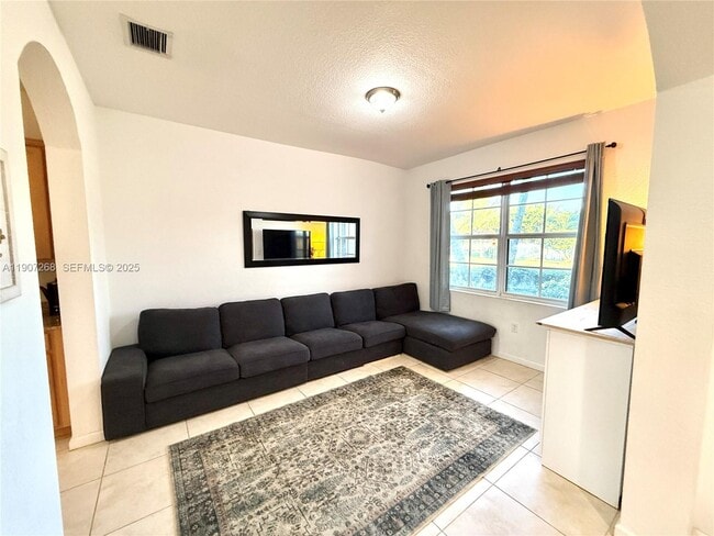 Building Photo - 1740 NW 21st St