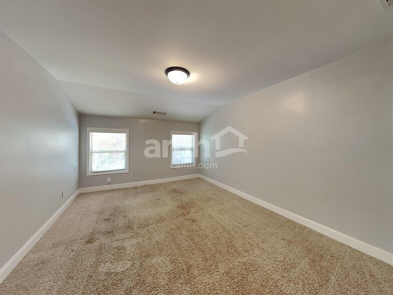 Building Photo - 2575 Dolostone Way