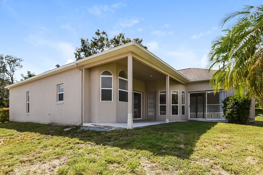 Building Photo - 1409 Center St