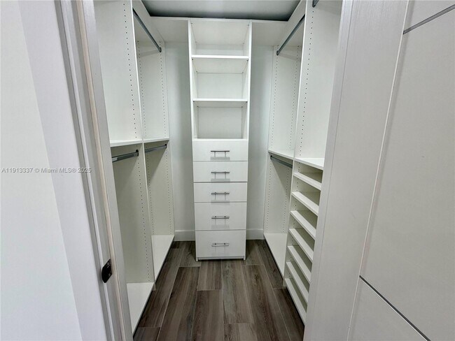 Building Photo - 550 Okeechobee Blvd