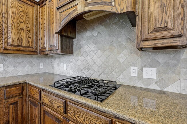 Building Photo - 11295 Apple Valley Dr