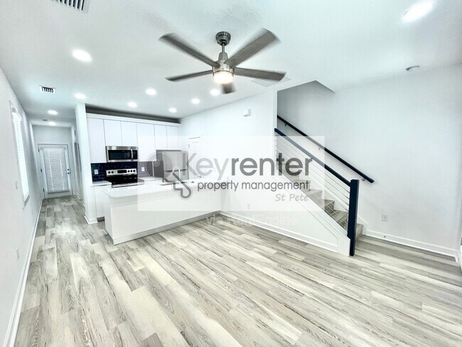 Building Photo - 2703 N 24th St