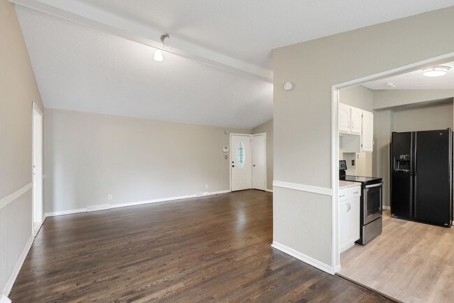 Building Photo - COMING SOON! 4 Bed 2 Bath Kansas City Home...