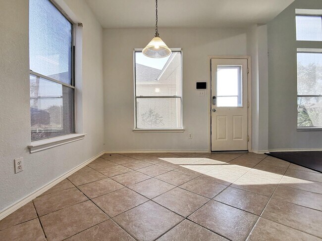 Building Photo - 3527 Hera Dr