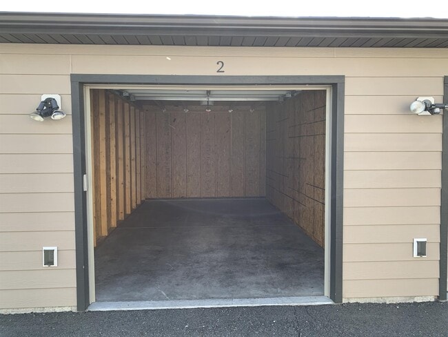 Building Photo - 1037 Enterprise Dr