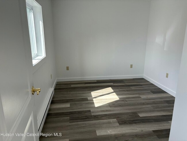 Building Photo - 18 Market St