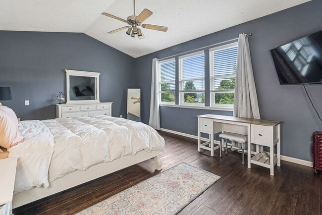 Building Photo - Luxurious 4-Bedroom Furnished Home in West...