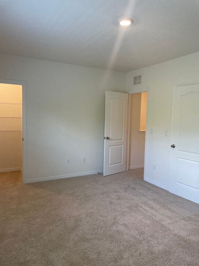 Building Photo - 1249 Yellow Finch Dr