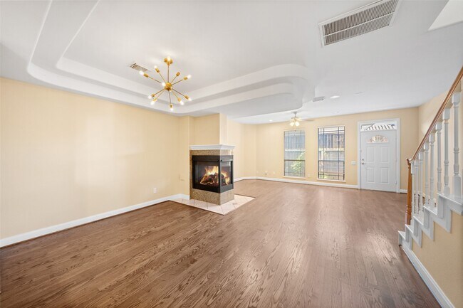 Building Photo - 2406 Calumet St