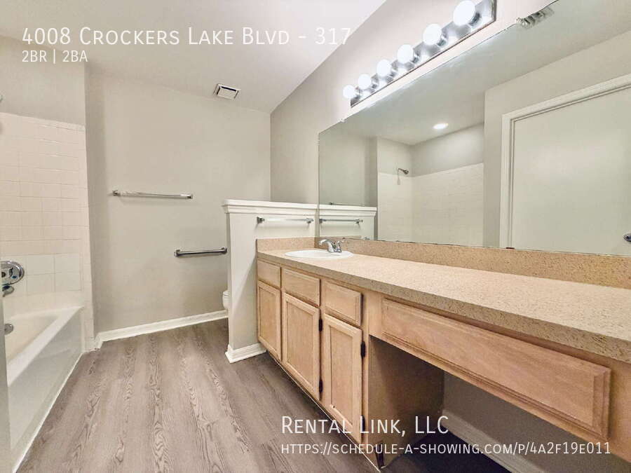 Building Photo - 4008 Crockers Lake Blvd