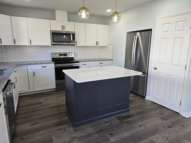 Building Photo - 3533 Cedar Post Rd