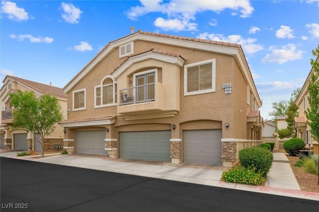 Building Photo - 10643 Petricola St