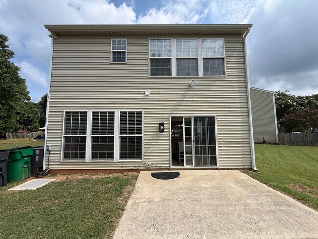 Building Photo - 3404 Laurenhurst Ln