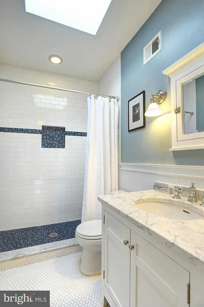 Master Bath - 1328 K St SE