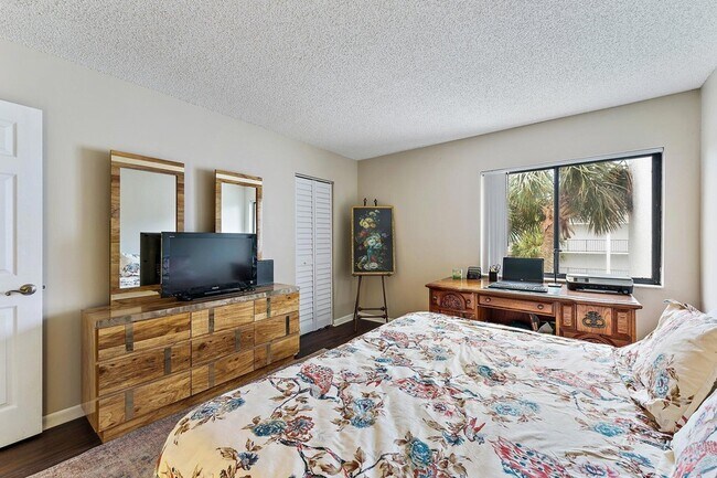 Building Photo - 1605 S US Hwy 1