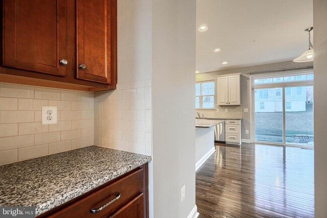 Building Photo - 601 Long Wall Dr