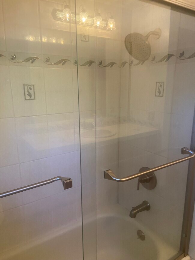 Building Photo - 2673 Wailaki St