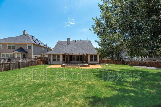Building Photo - 3394 Overhill Dr