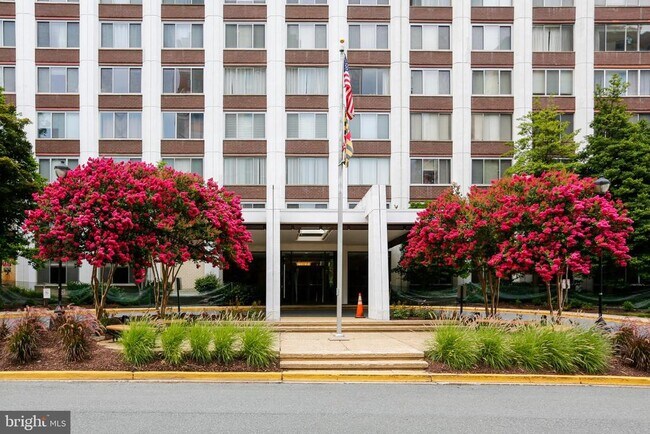 Building Photo - 11801 Rockville Pike