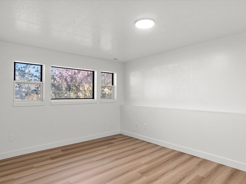 Building Photo - 2164 N 1450 E