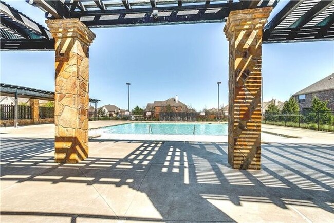 Building Photo - Frisco home ready for move in