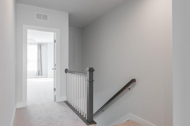 Building Photo - 2618 Lassen Dr