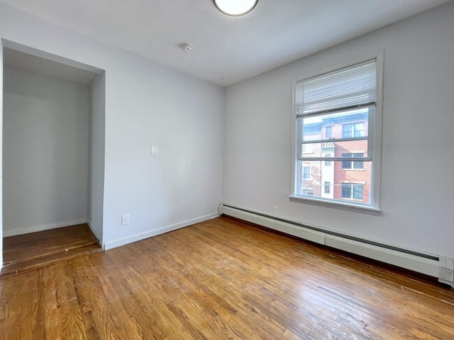 Building Photo - 311 5th St