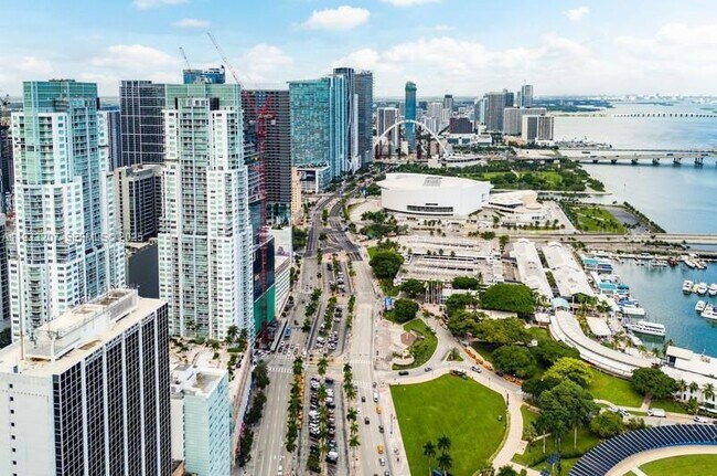 Building Photo - 253 NE 2nd St