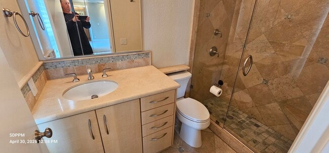 Building Photo - SAN DIEGO / BAY HO - Remodeled Nice 2 Bedroom & 2.5 Bath Townhouse.  AVAILABLE NOW!