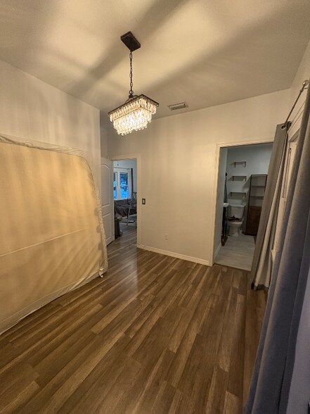 Building Photo - 624 S Pine St