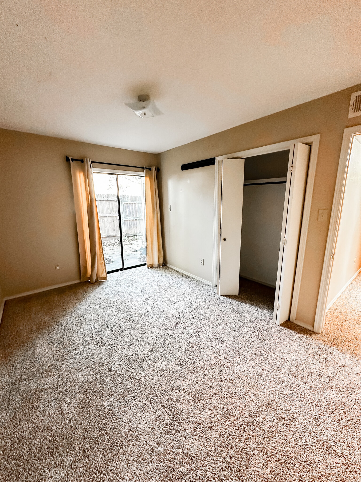 Building Photo - 6818 NW Willow Springs Dr
