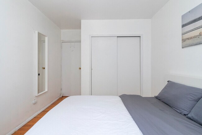 Building Photo - 316 E 96th St