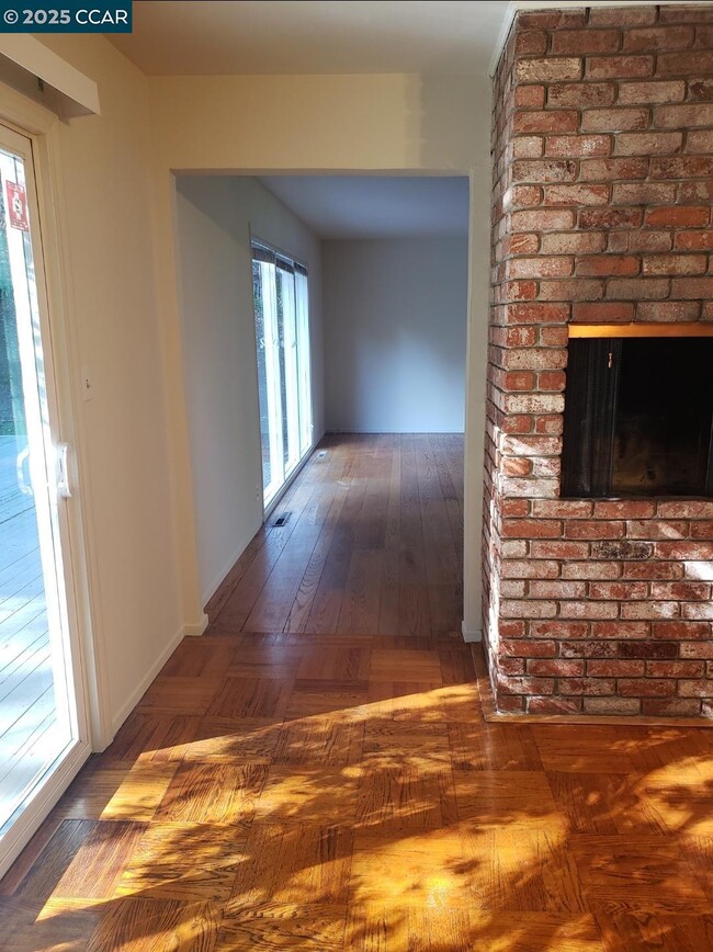 Building Photo - 44 Muth Dr