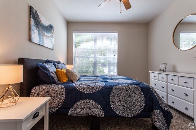 Building Photo - Luxury Living + $1,000 Off!