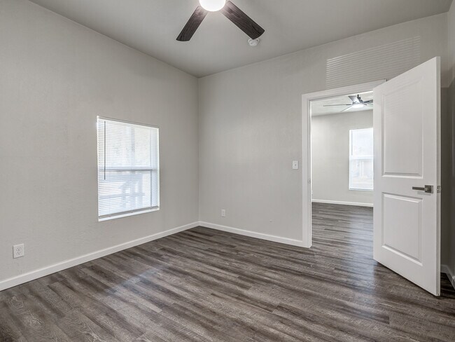 Building Photo - 146 N Donald Ave