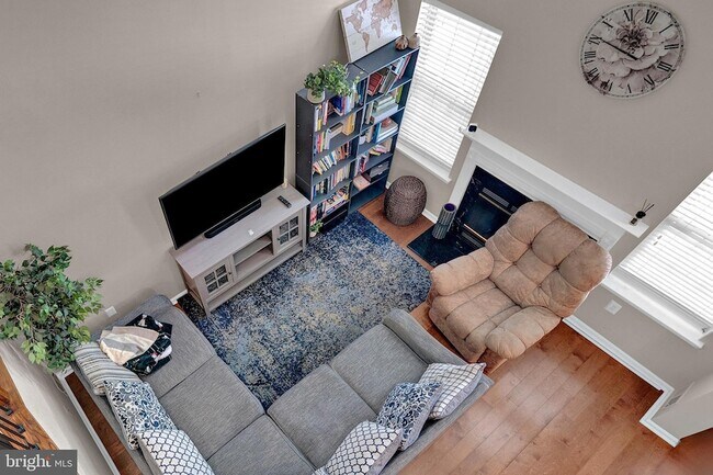 Building Photo - 307 Bollen Ct