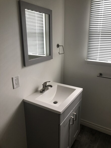 Bath - 11666 Chandler Blvd
