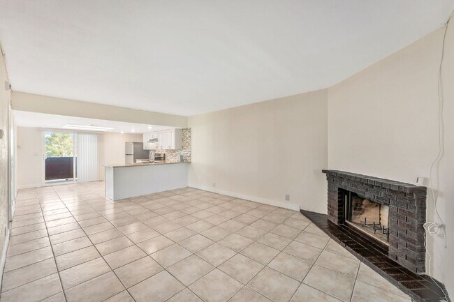 Building Photo - FULLY REMODELED UPSTAIRS CONDO | 3 BEDROOM | GRANITE COUNTERS | LAKE MEAD & JONES