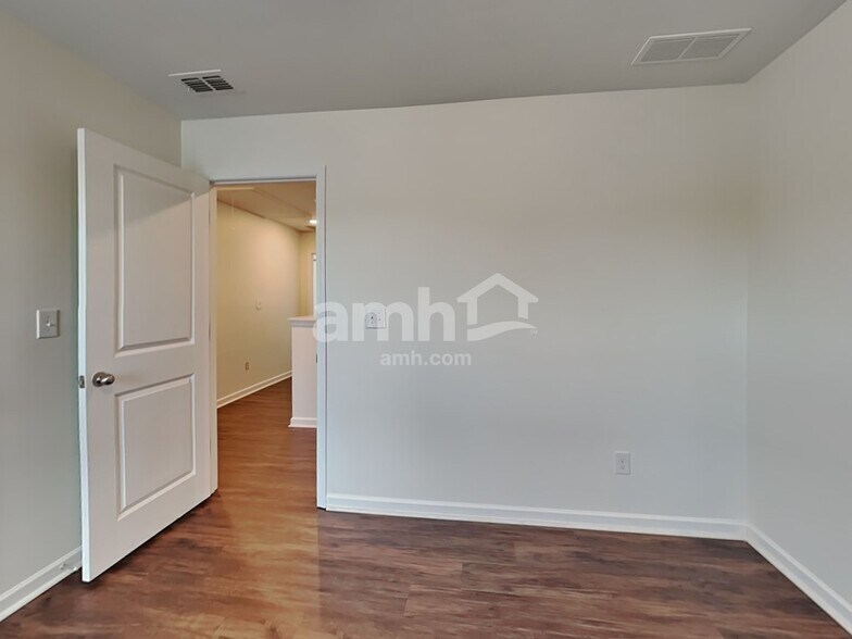 Building Photo - 321 Bowfin Trl