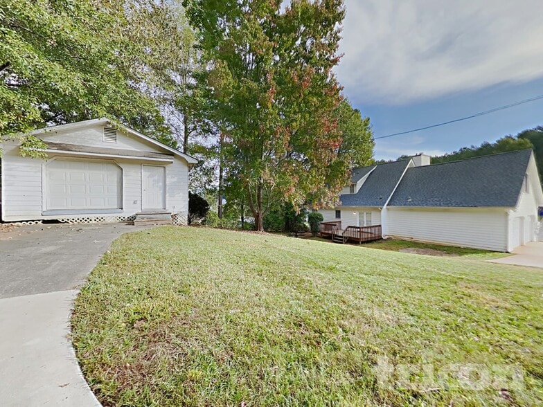 Building Photo - 9159 Tara Dr SW