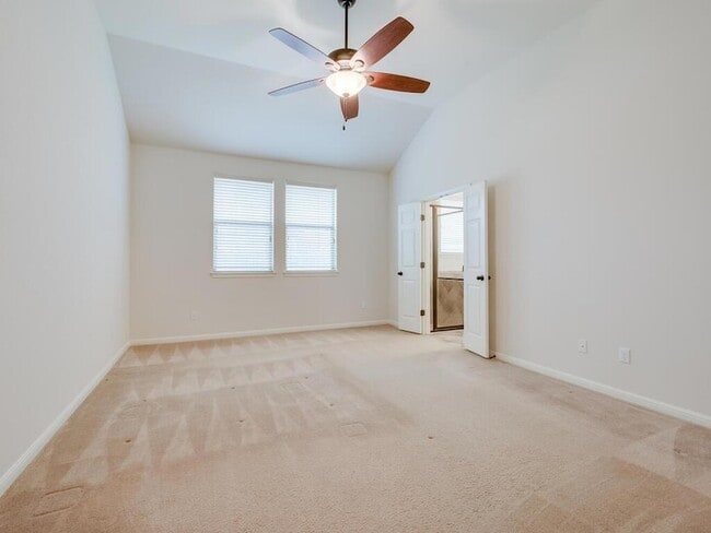 Building Photo - 2200 Hilltop Climb Dr
