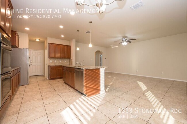 Building Photo - 1313 Stonewall Ridge