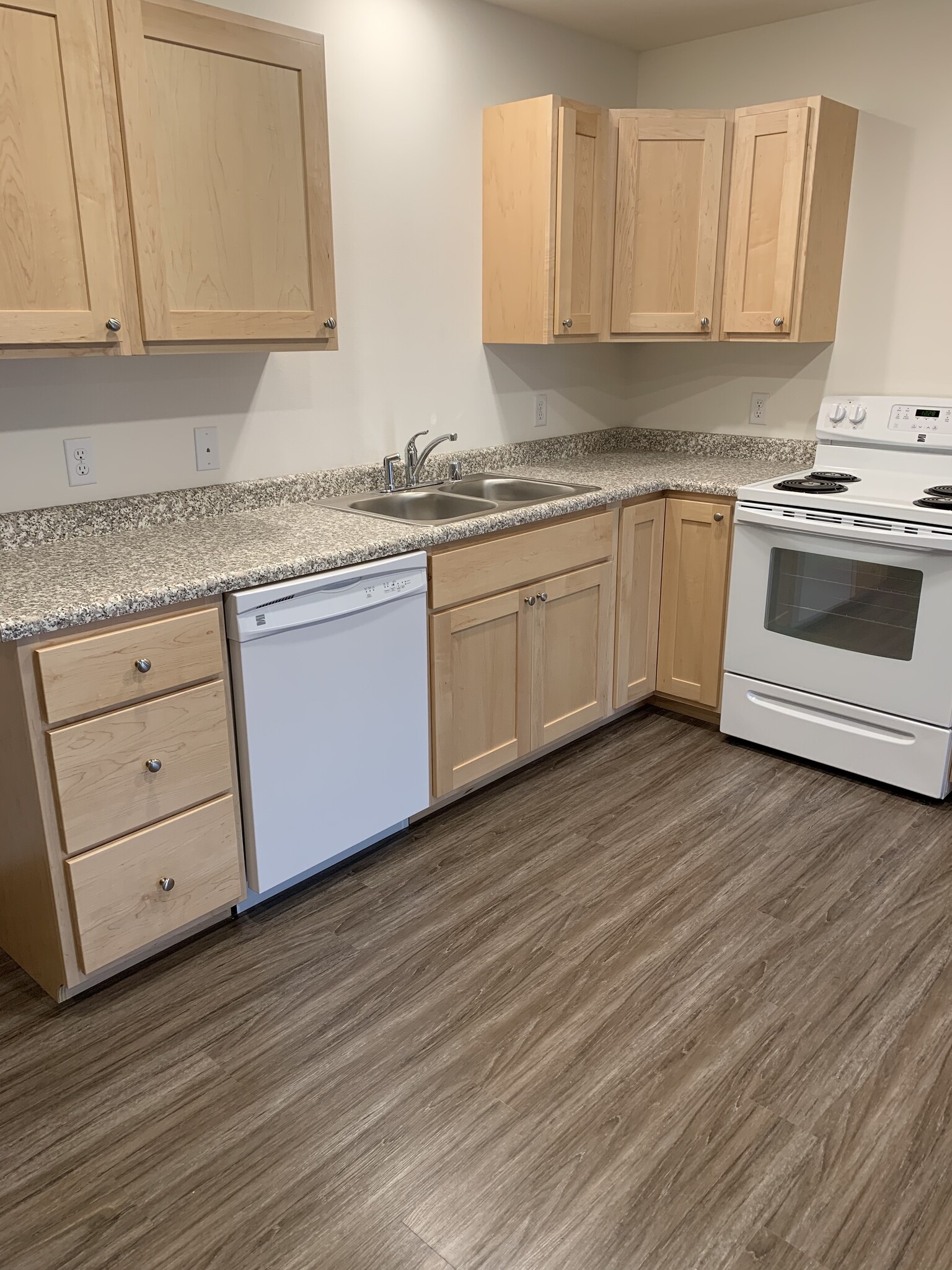 Kitchen Area - Huntington Park Apartments